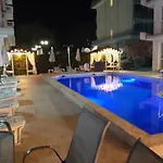 Azuro Sunny Apartament 3*