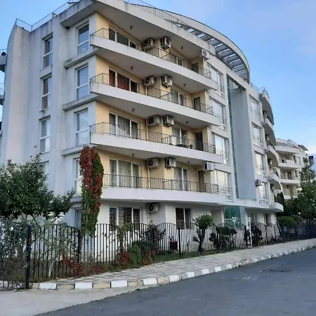 Διαμέρισμα Azuro Sunny 3*