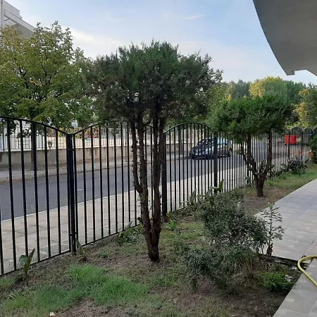 Azuro Sunny Apartment