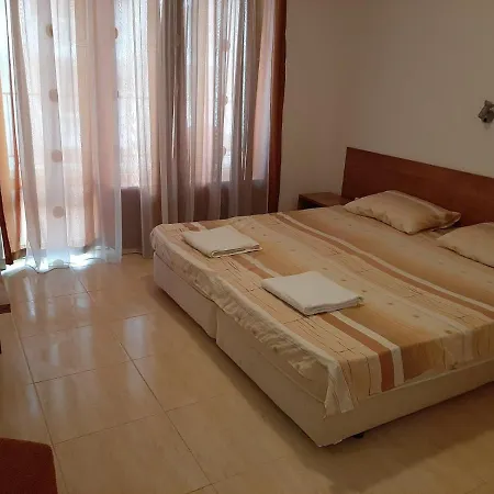 Azuro Sunny Apartment *