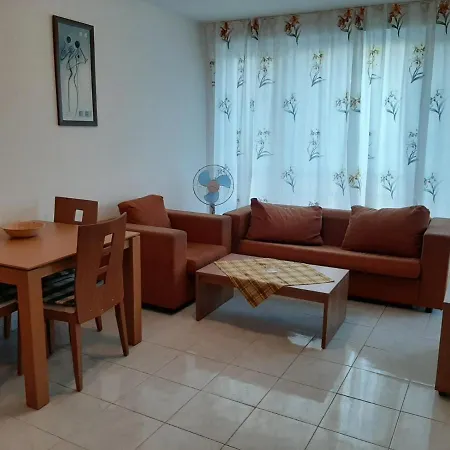 Azuro Sunny Apartment *