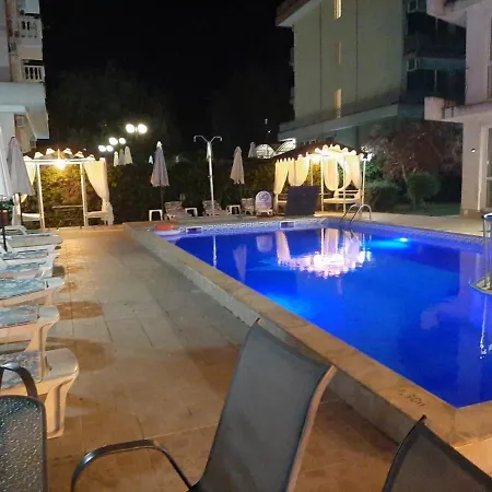 Azuro Sunny Apartment 3*