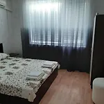 Апартамент Azuro Sunny