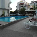 Azuro Sunny Апартамент 3*
